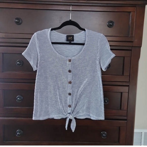 W5 Striped Button-Down Tie Front Shirt 💙 - Picture 2 of 5